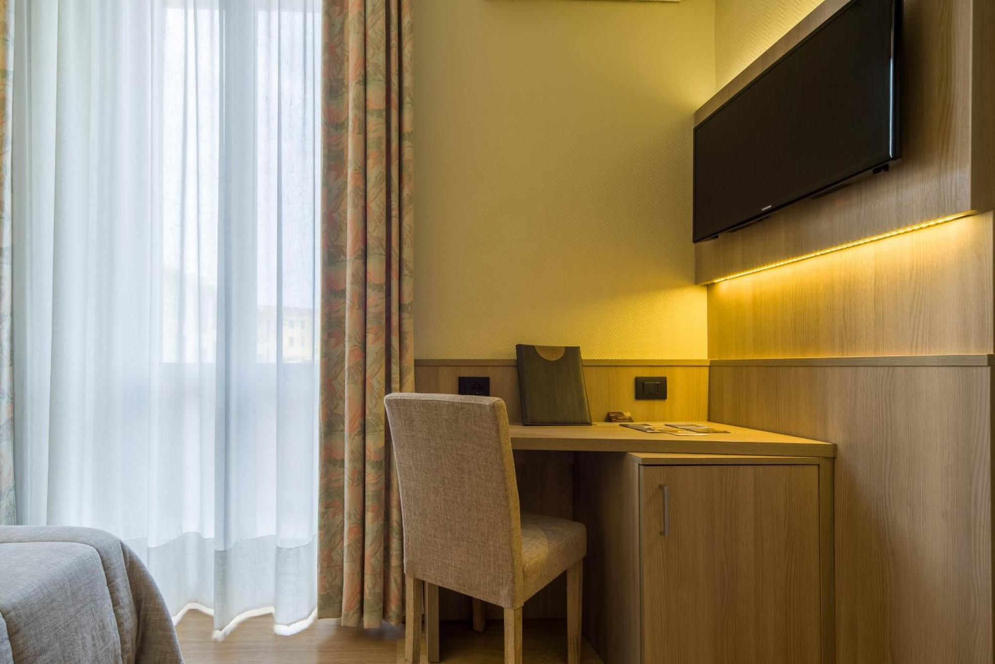 Hotel Est بيومبينوا المظهر الخارجي الصورة