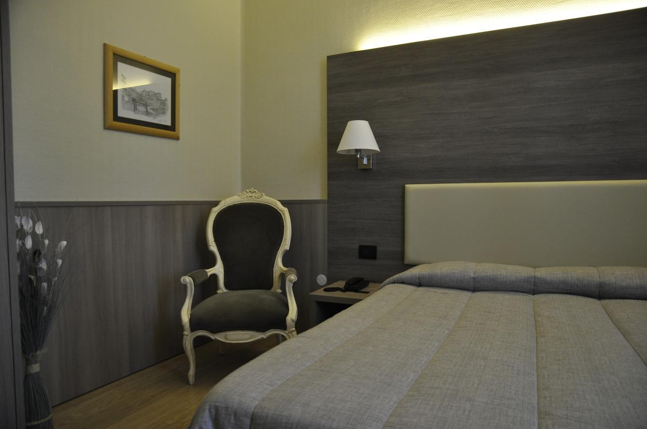 Hotel Est بيومبينوا المظهر الخارجي الصورة