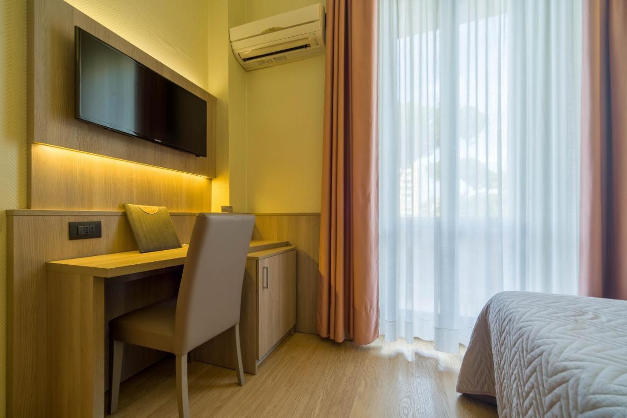 Hotel Est بيومبينوا المظهر الخارجي الصورة